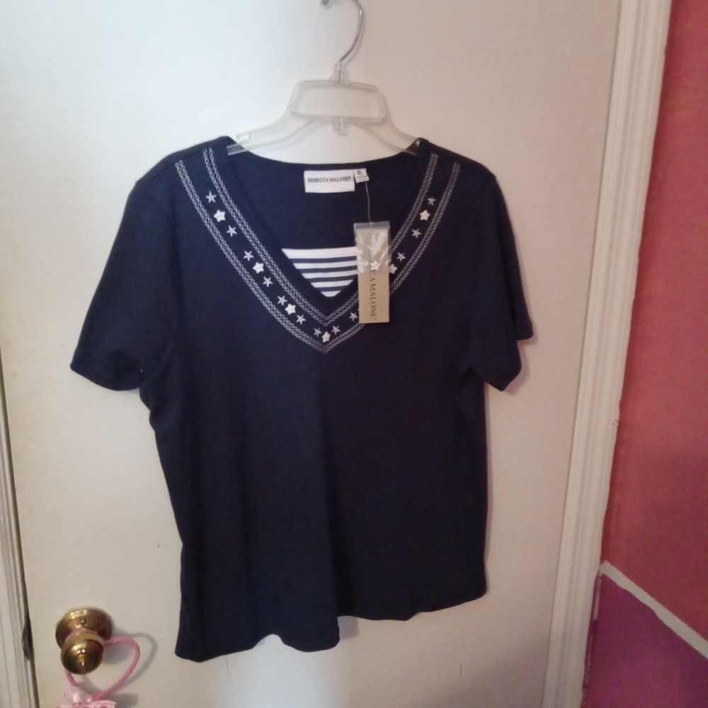 NWT Women's Button Star Embroidered Neckline Tshirt